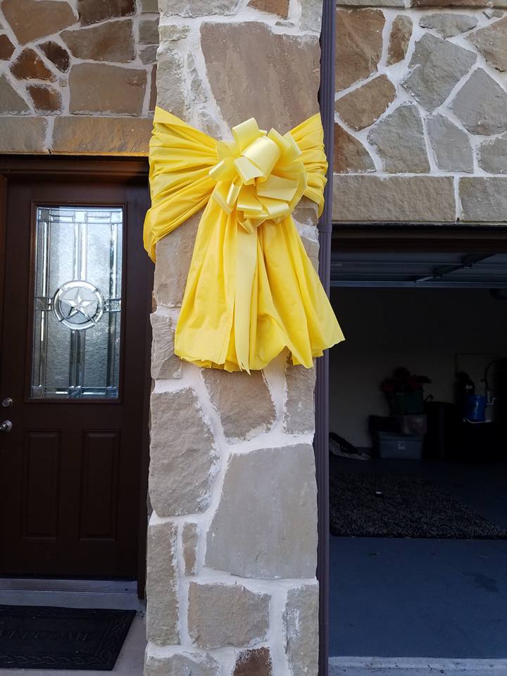 yellow ribbon