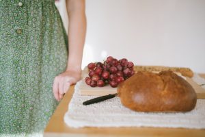 bread and grapes for snack