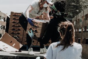 volunteers handing out food