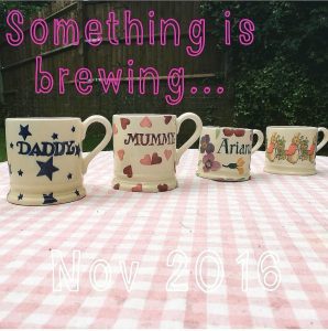 Pregnancy announcement with tea cups