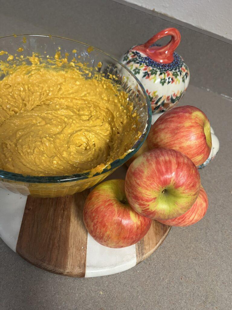 Pumpkin Dip and Apples