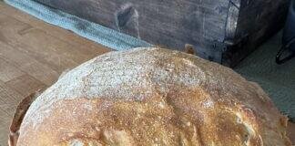 EASY No-Knead Sourdough Bread