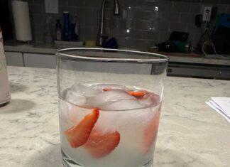 Berry Lemonade Sparkler